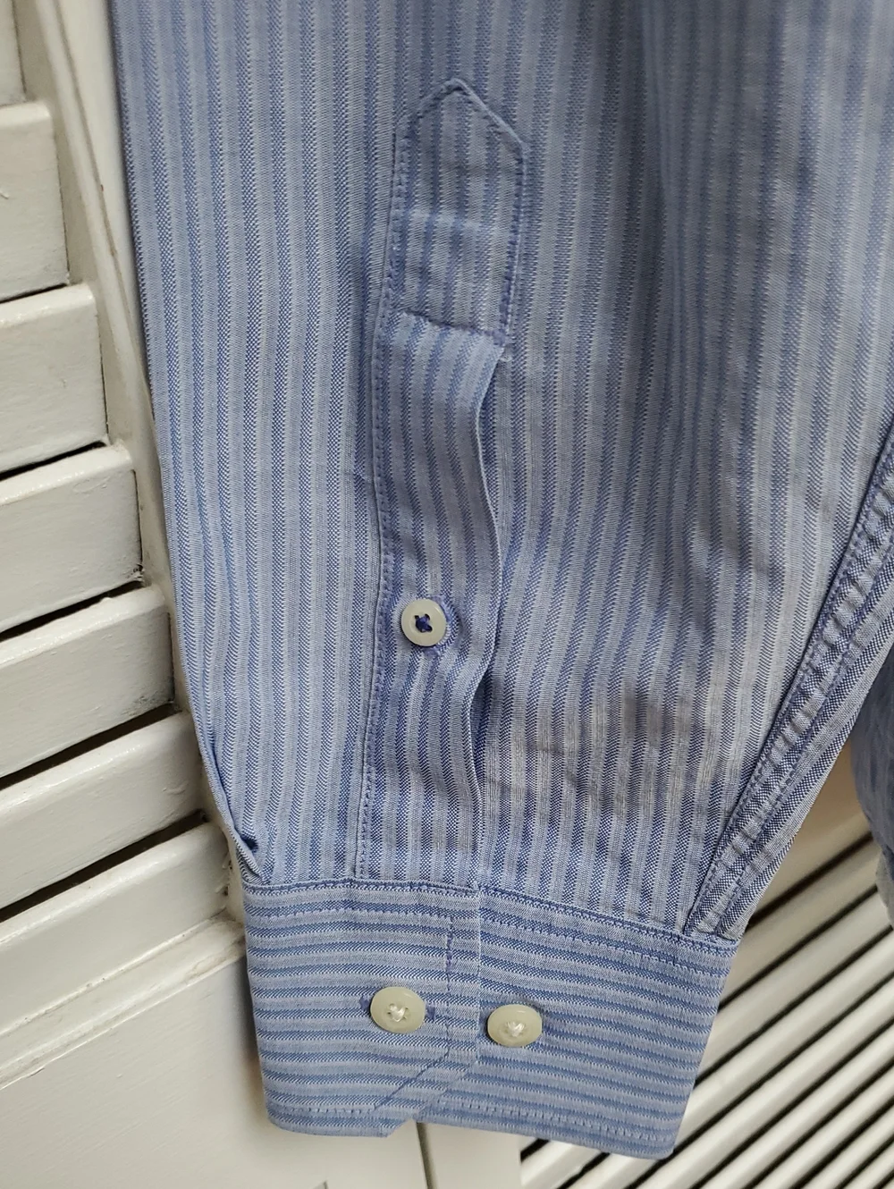 Banana Republic clean collar